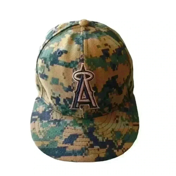 New Era Los Angeles Angels 59FIFTY Fitted Army Print Baseball Cap Size 7 - Picture 1 of 13